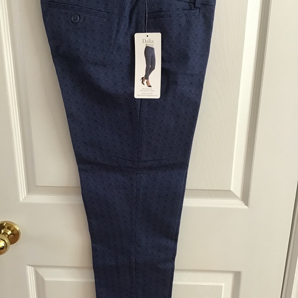 Dalia Pants - Picture 2 of 2